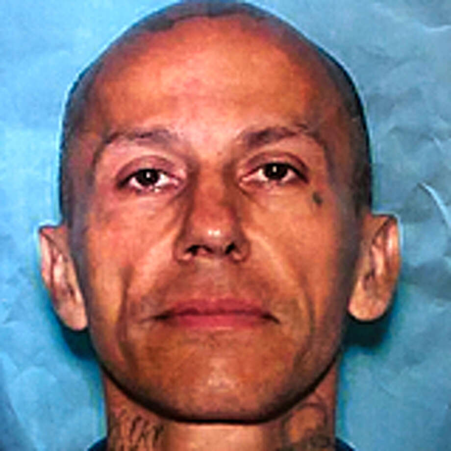  Police are looking for 46-year-old José Gilberto Rodriguez, who may be driving a gray Nissan Sentra with the KPD2805 registration plate. Photo: Person of interest in murders 
