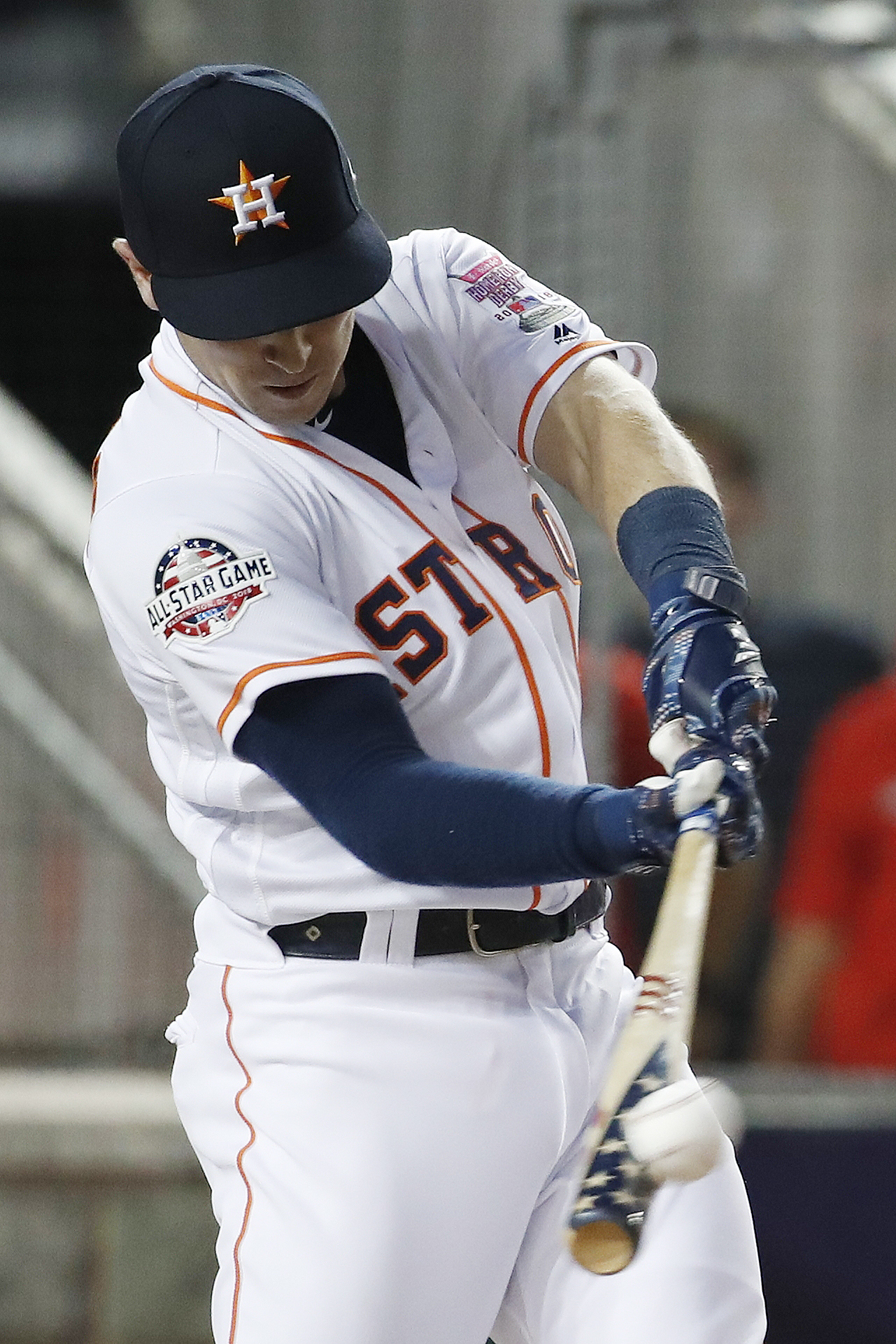 Astros' Alex Bregman exits Home Run Derby after first round