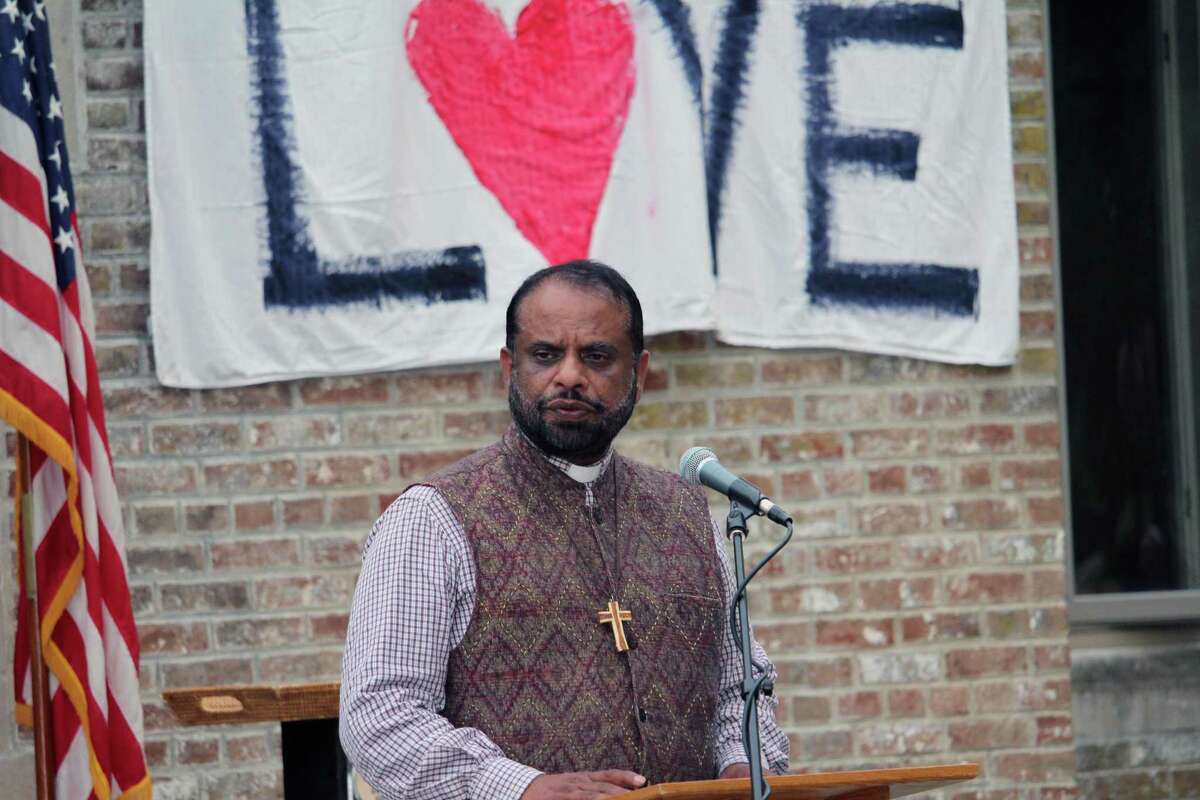 bishop-takes-control-of-st-paul-s-church-in-darien