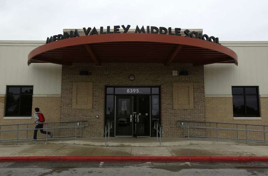 Medina Valley ISD board a contender for statewide honor - San Antonio ...