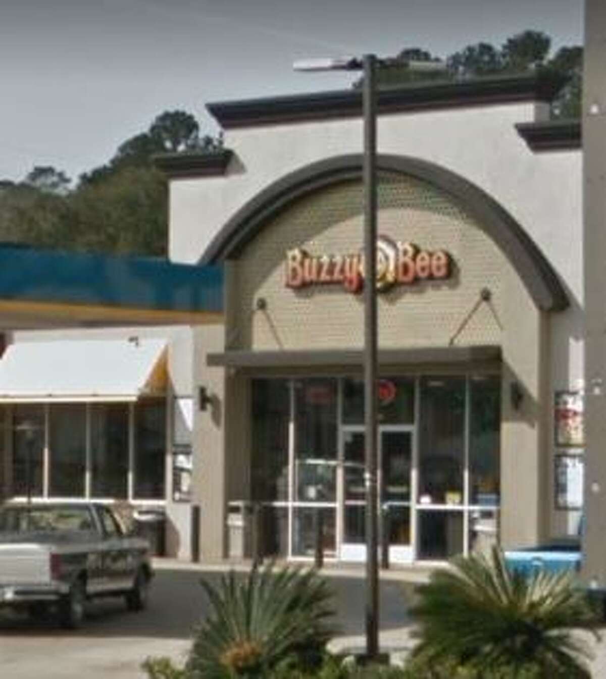 Live roaches, dead flies among Hardin Co. restaurant violations