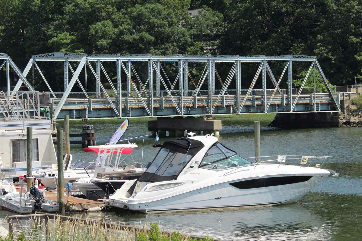 Westport Cribari Bridge reopens after getting caught in open place