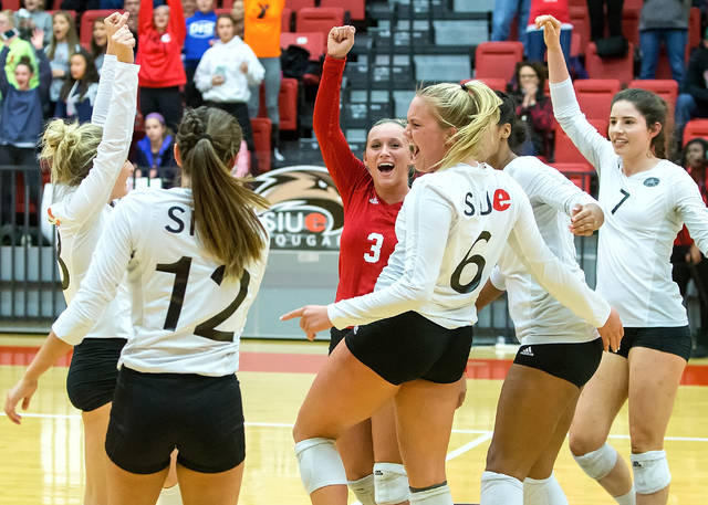 SIUE volleyball kills it in classroom