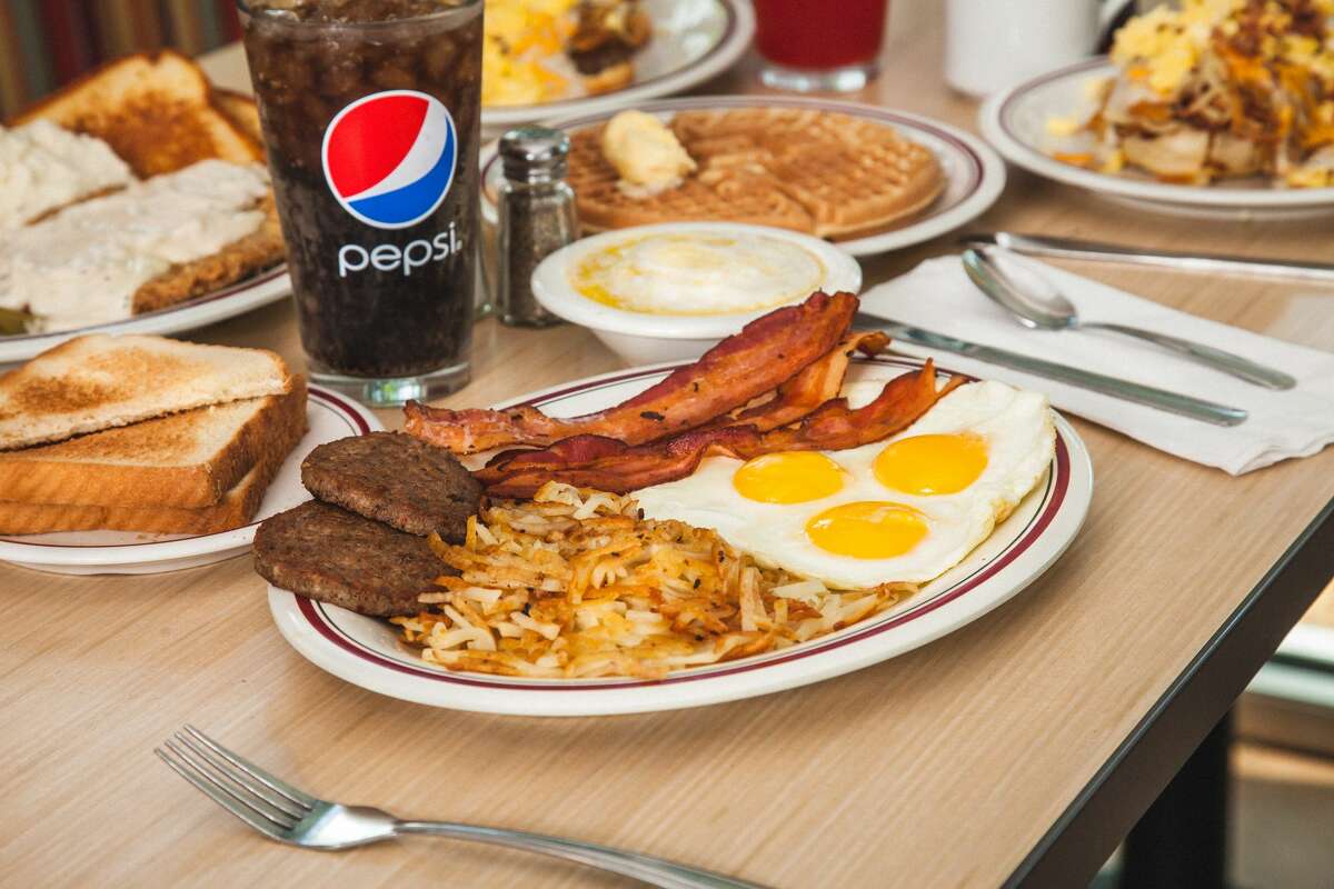 Southern 24hour diner Huddle House plans Pearland locations