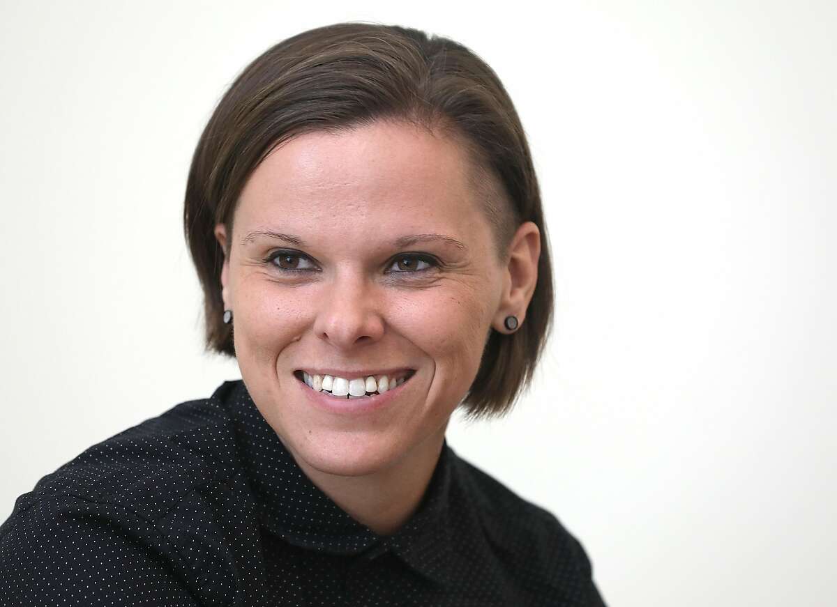 49ers coach Katie Sowers breaks new ground, fulfills her NFL dream