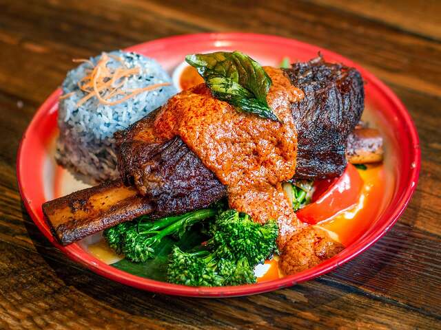 5 stellar restaurants in Oakland's Jack London Square