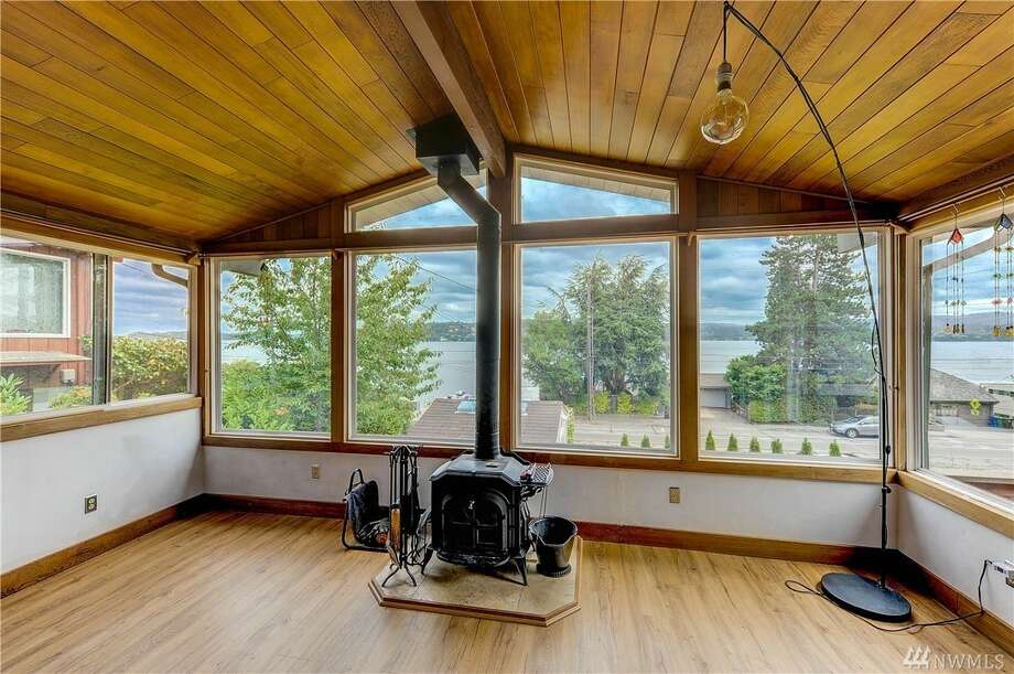 Rainier Beach Cabin With Lake View Asks 499k Seattlepi Com