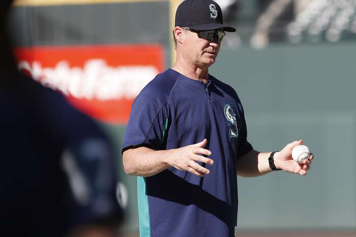 Mariners manager's hairstyle on the line in Diaz's quest for 50 saves