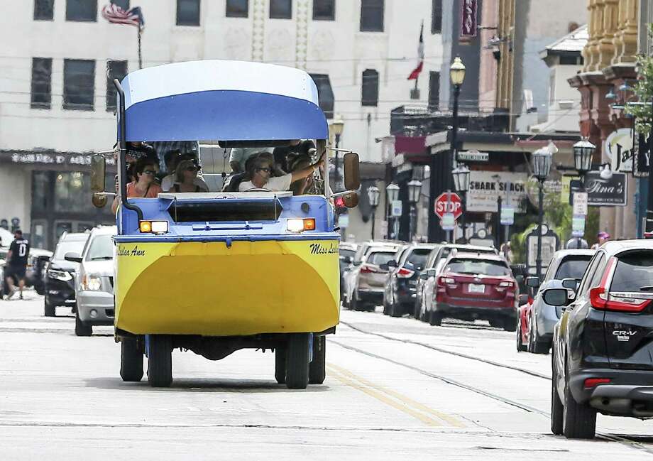 Galveston duck boat operators, passengers unfazed by 