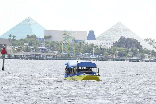 Galveston duck boat operators, passengers unfazed by ...