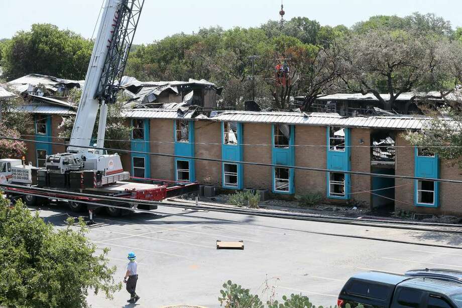 Family Of Pasadena Man Missing After Fatal San Marcos Fire Fire Officials Inspect Building 500 At The Iconic Village Apartments In San Marcos On Monday