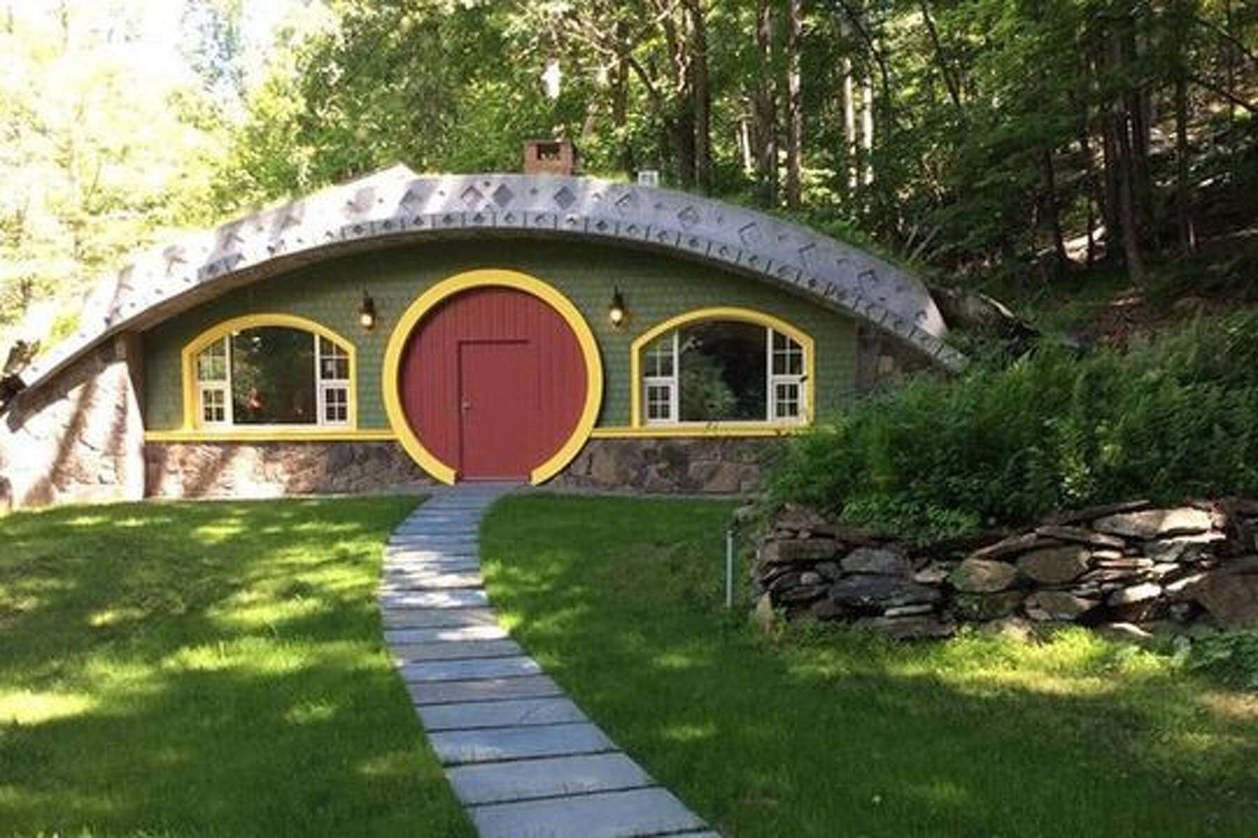 The Shire Is Calling Live In A Hobbit House Only 90 Minutes Outside Nyc