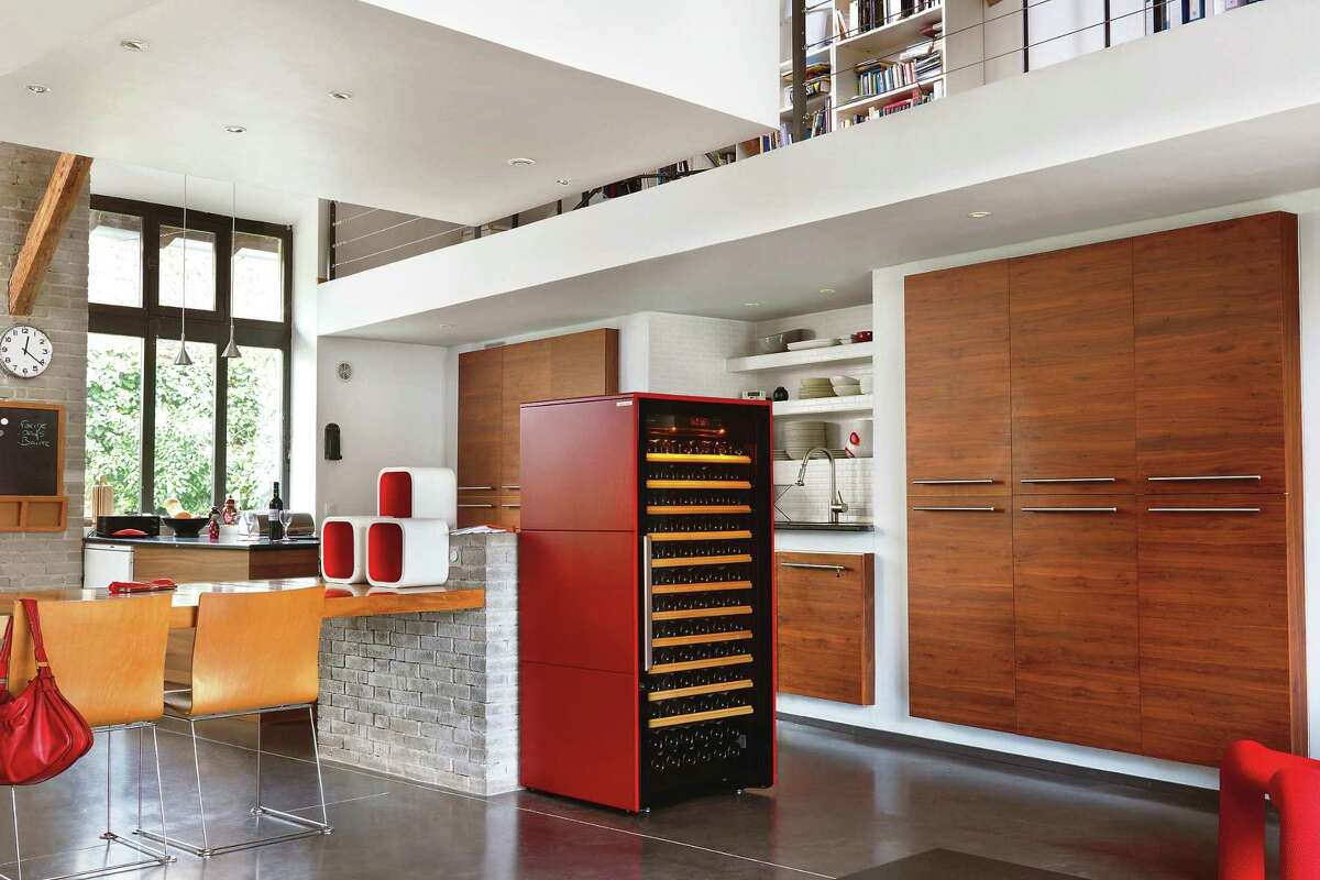 1of 13a current kitchen appliance trend is the big wine chiller like refrigerator size big starting at about 1000 they can hold 100 bottles or more - High End Kitchen 1of 13a current kitchen appliance trend is the big wine chiller like refrigerator size big starting at about 1000 they can hold 100 bottles or more - High End Kitchen