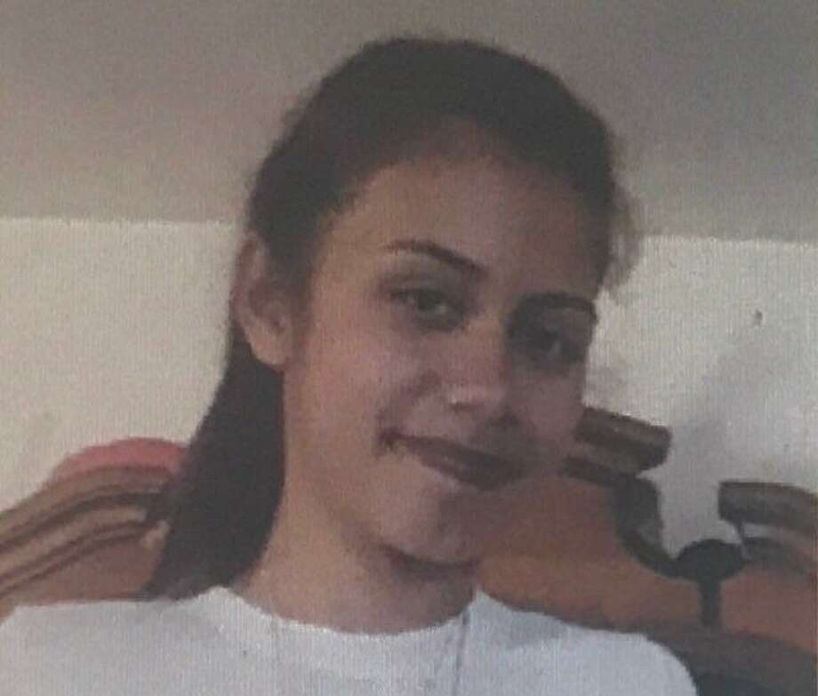   Authorities of the Alameda County Sheriff announced a nationwide Amber Alert for Isabelle Epps, 16, allegedly abducted by Antonio Aguilarelizarrag at Hayward around 2 pm on Tuesday, July 24, 2018. Officials believe that Aguilarelizarrag is driving a 2005 Honda Ridgeline black with a chrome roof bars and California license plate number 7Y51010. Photo: Courtesy of Alameda County Sheriff's Office 