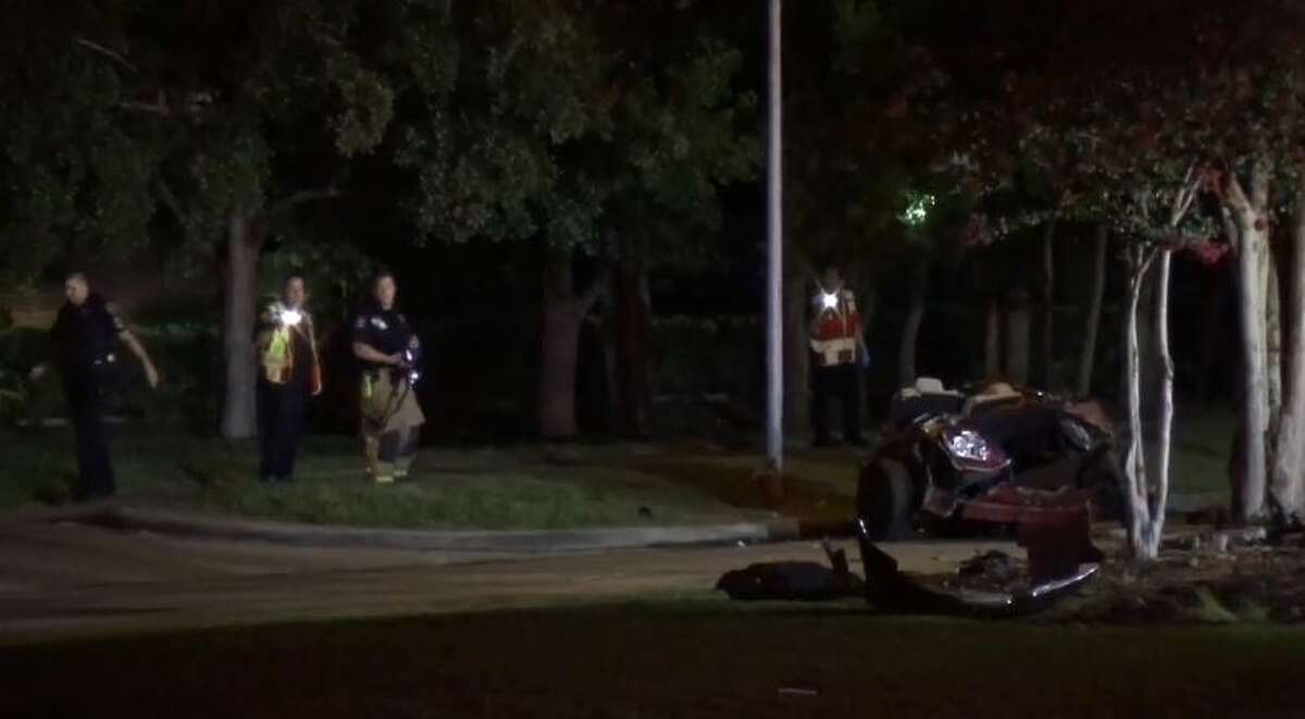 2 16yearolds die after car splits in half in Texas crash