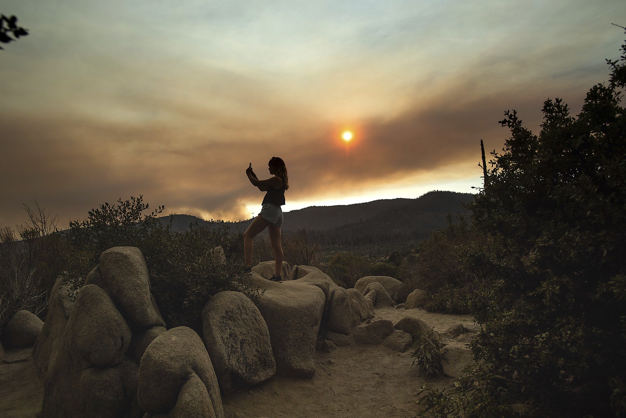 Yosemite evacuation Visitors leave as heavy smoke from Ferguson Fire
