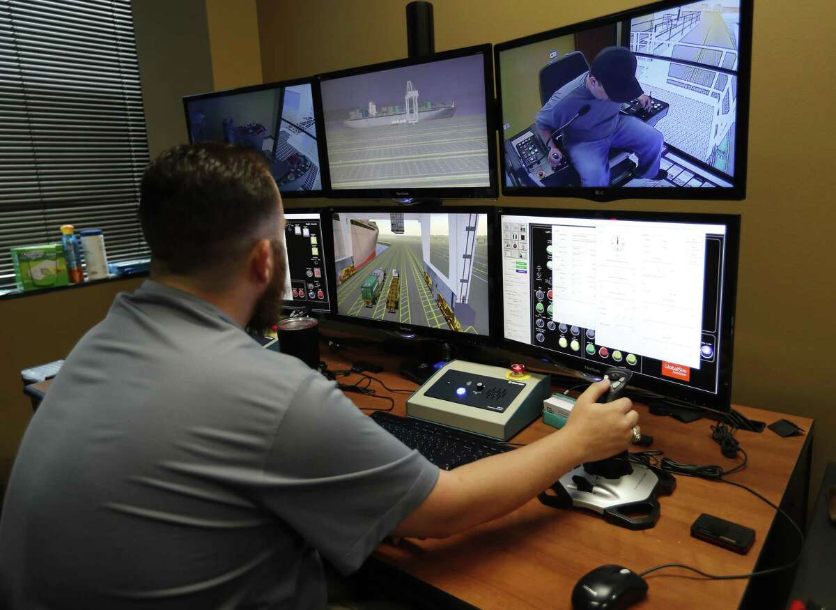 new-crane-operators-train-for-six-figure-salaries