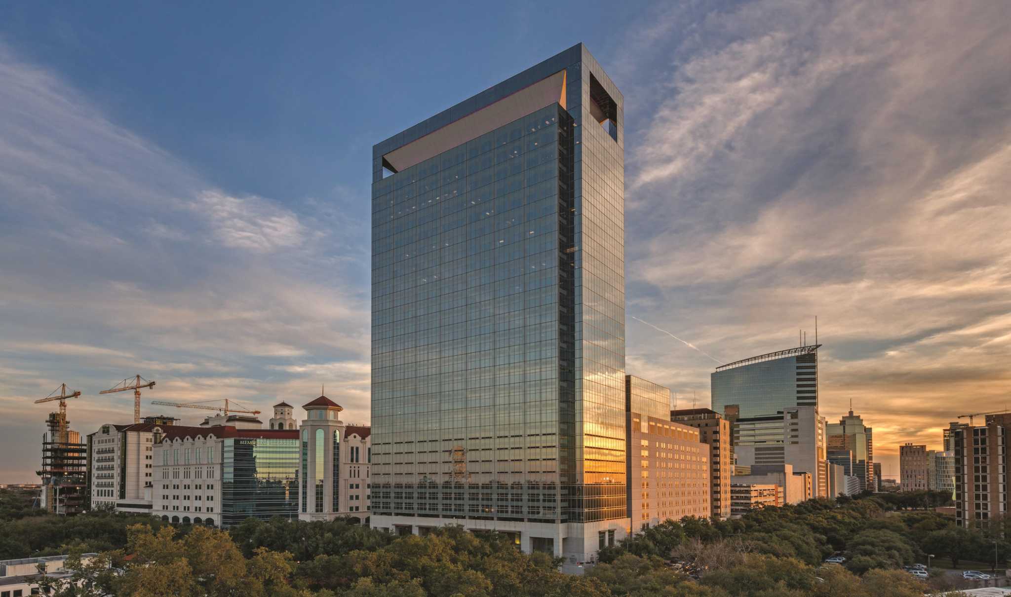 Iconic Memorial Hermann Medical Plaza changes hands