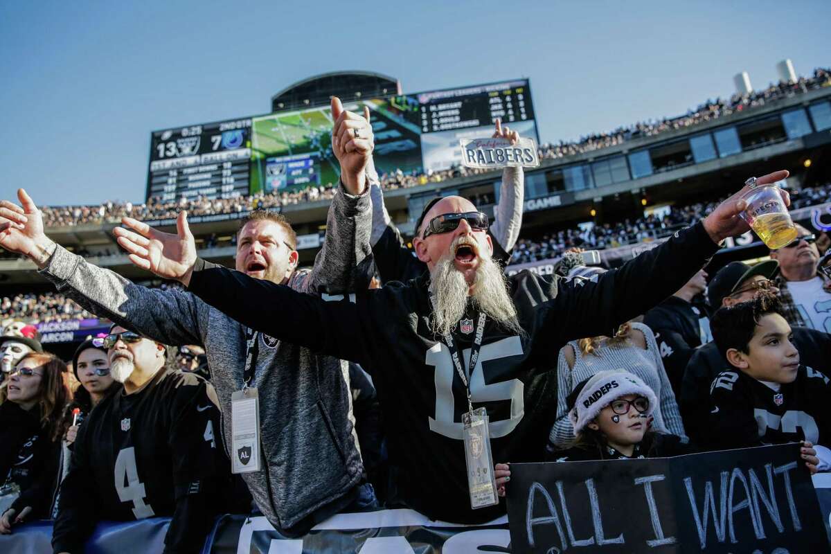 Warriors vs. Raiders: Which team is leaving Oakland on better terms?