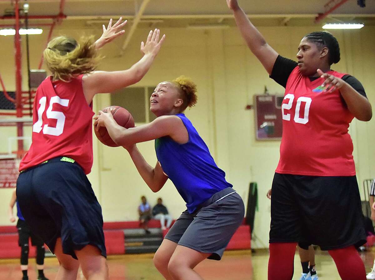 New Haven women's summer basketball league
