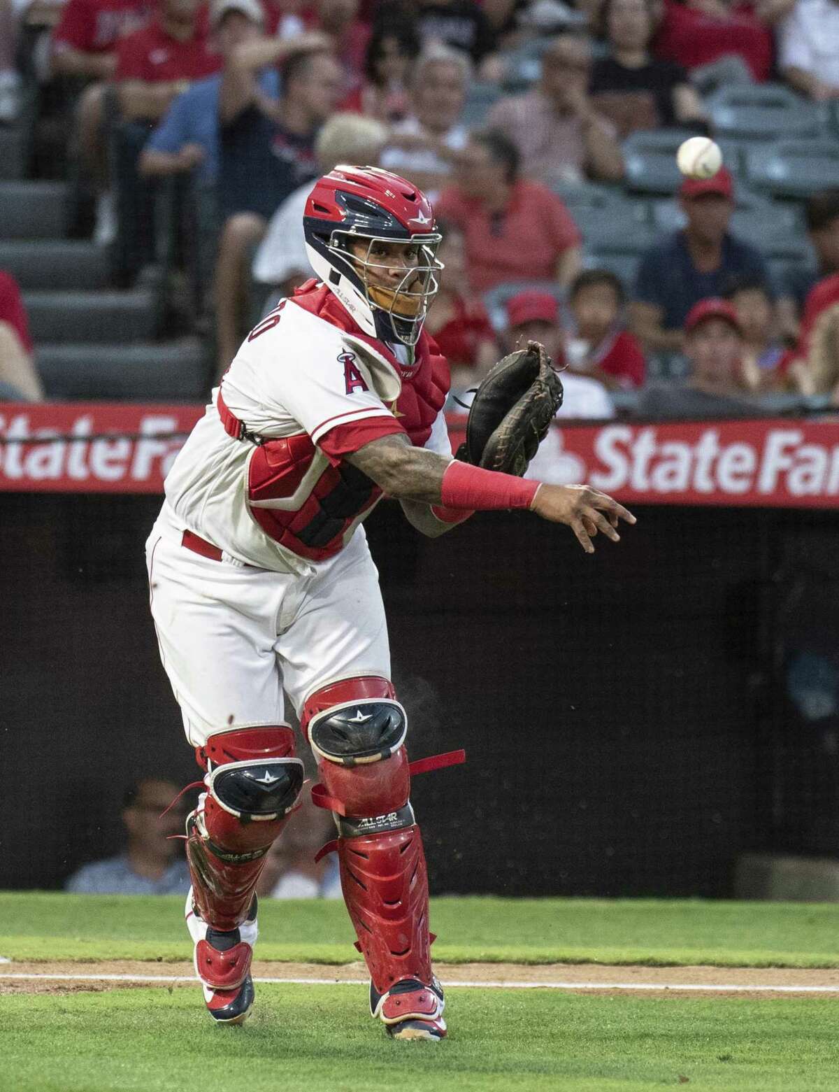 MLB: Astros land catcher Martin Maldonado in trade with Angels