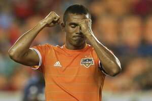 Dynamo struggle even as Mauro Manotas closes in on team’s goal record