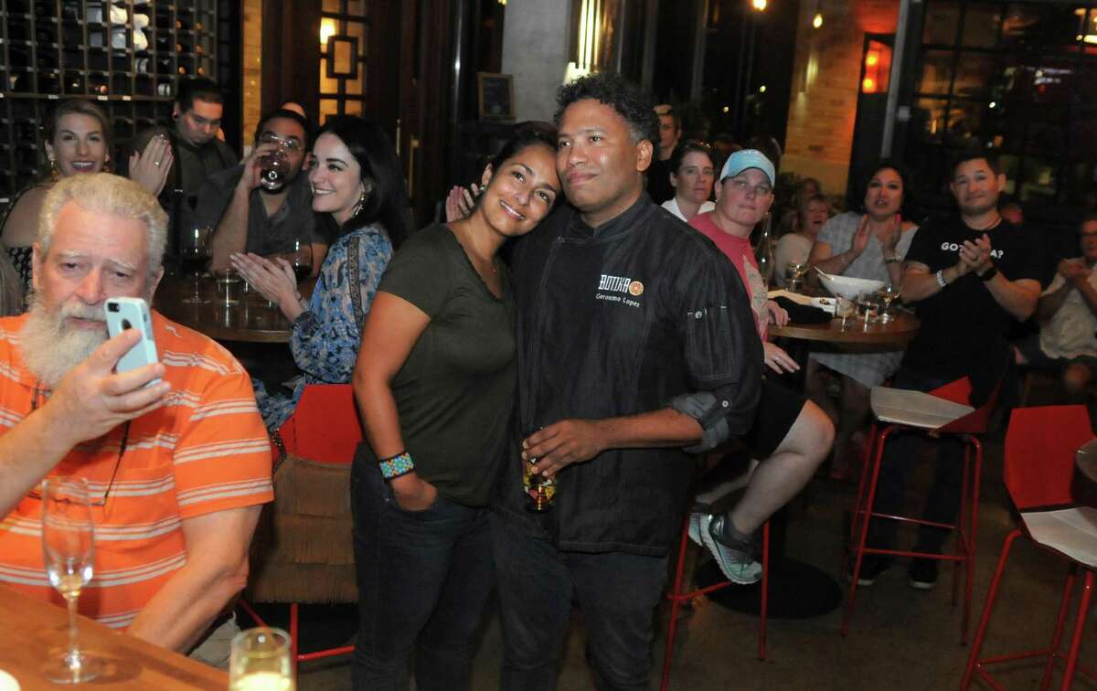 Botika chef Geronimo López and his wife, María Fernanda, host friends, family and customers to watch chef Lopez on an episode of “Beat Bobby Flay” on Thursday.