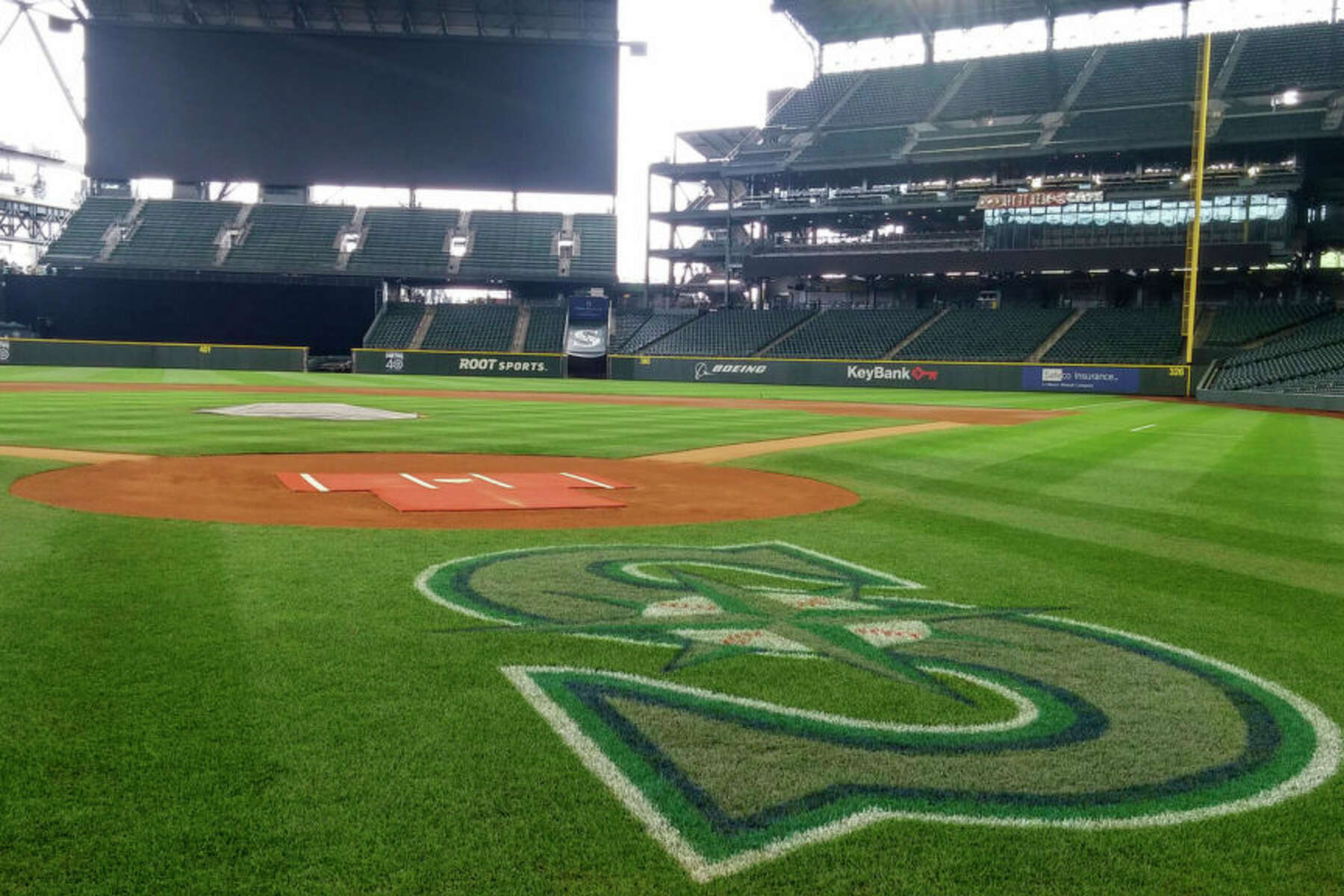 Mariners Install New Playing Surface at Safeco Field, by Mariners PR