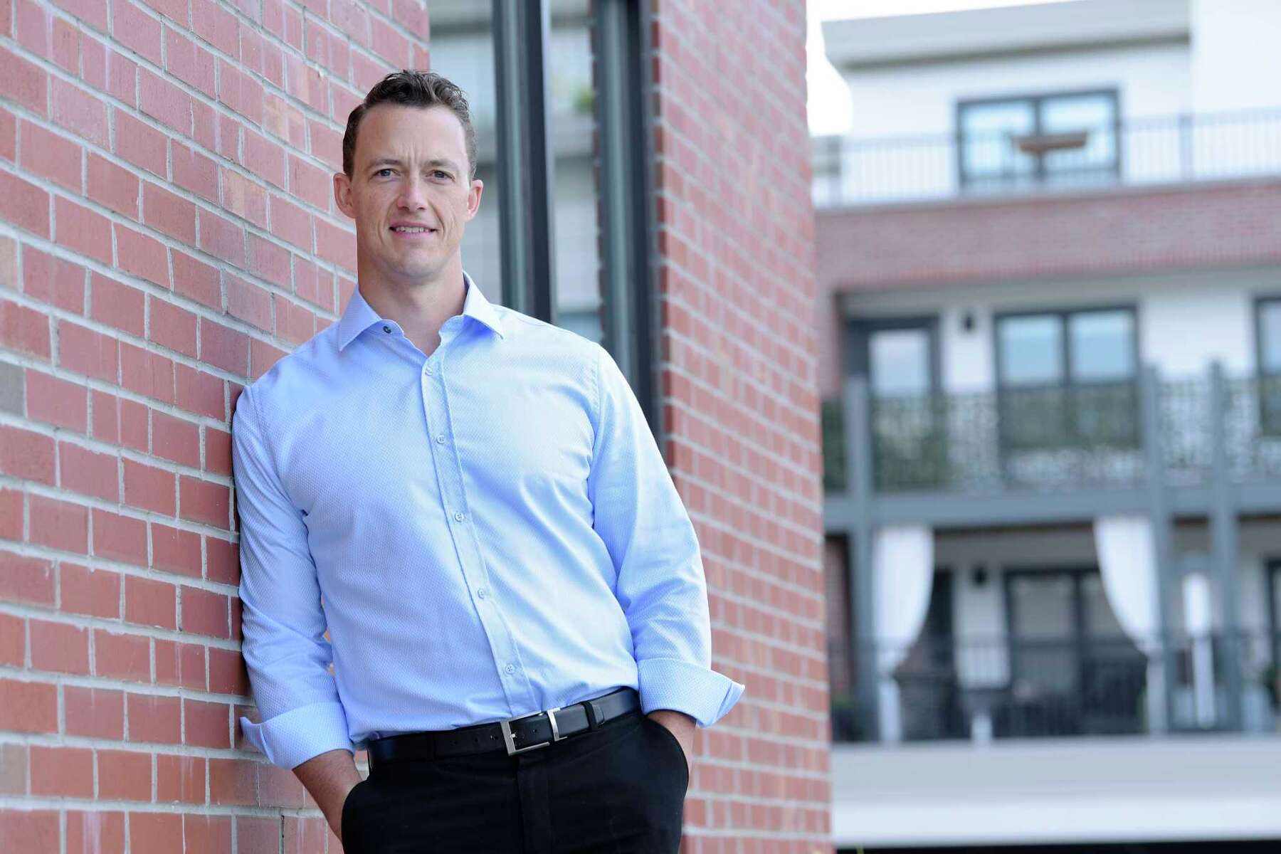 Former major leaguer Bayliss joins picture