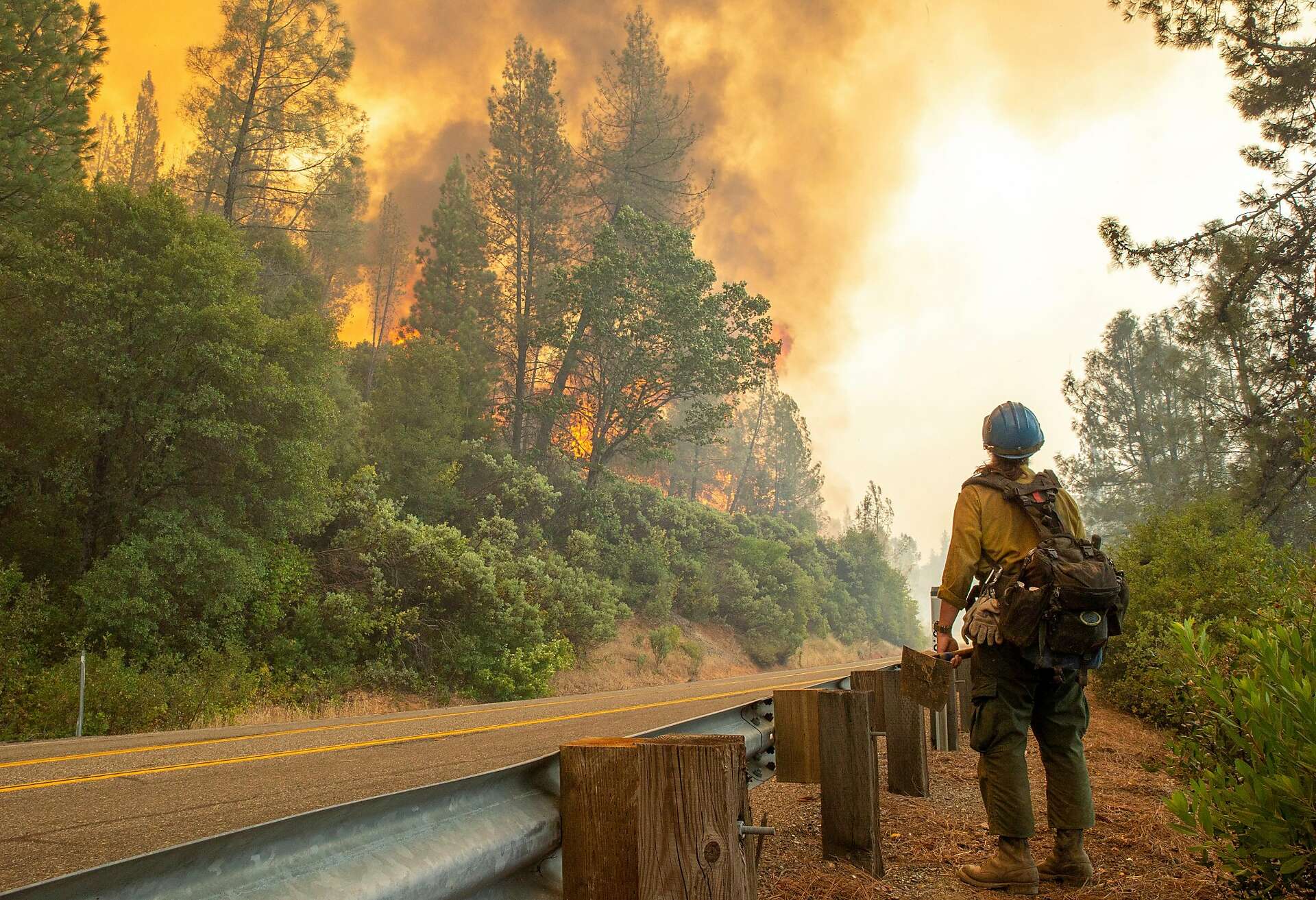 Carr Fire kills two firefighters near Redding, destroys 500 structures