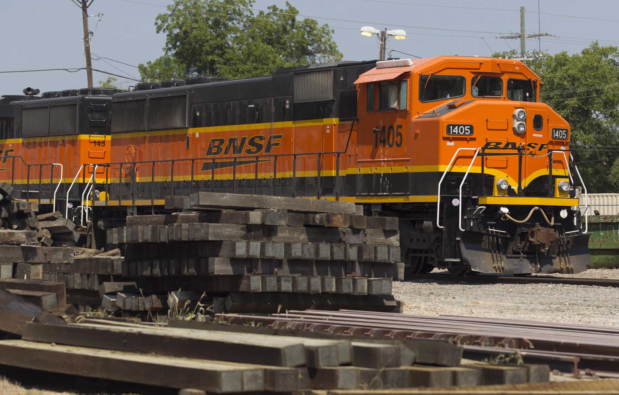 County residents question plans BNSF siding track in Dobbin