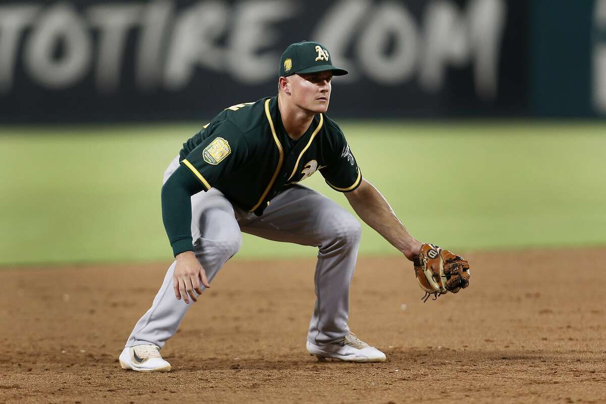 Matt Chapman makes ridiculous diving catch vs. Rangers 