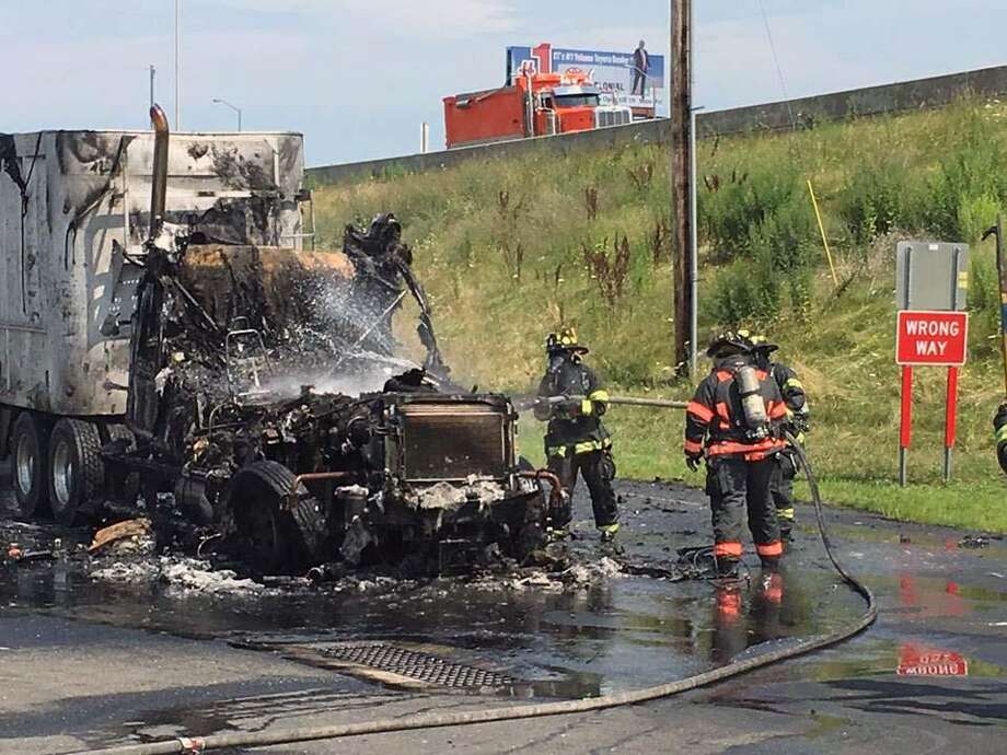 Bridgeport FD quickly put out tractor trailer fire Connecticut Post