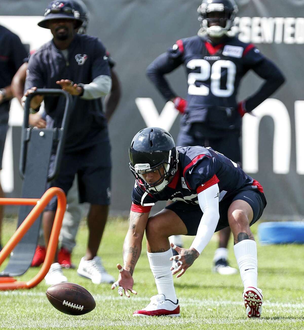 Texans see leadership from Tyrann Mathieu