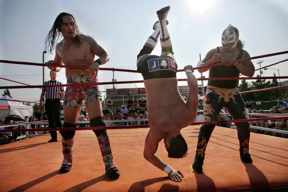 Wrestlers And Rockers Rage At Backyard Brawl Seattlepi Com