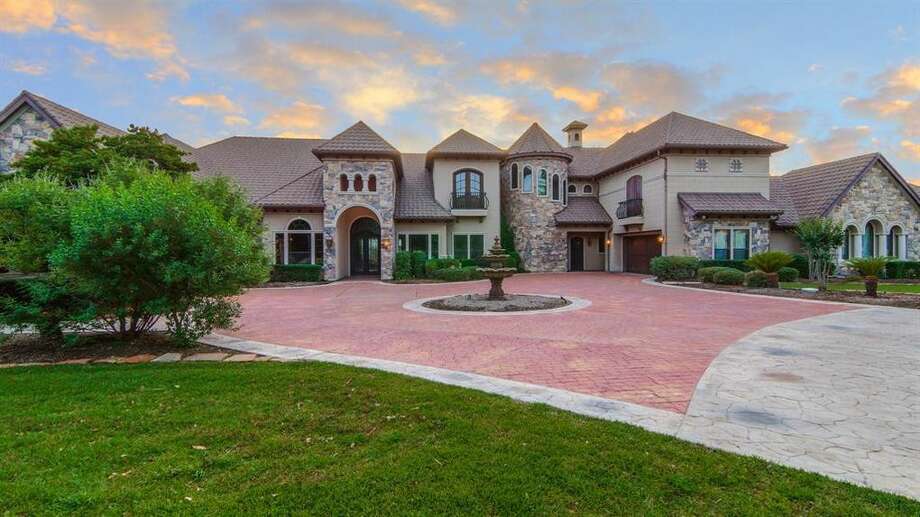 Robert Griffin Iii Selling Lake Conroe Mansion For 2 6 Million