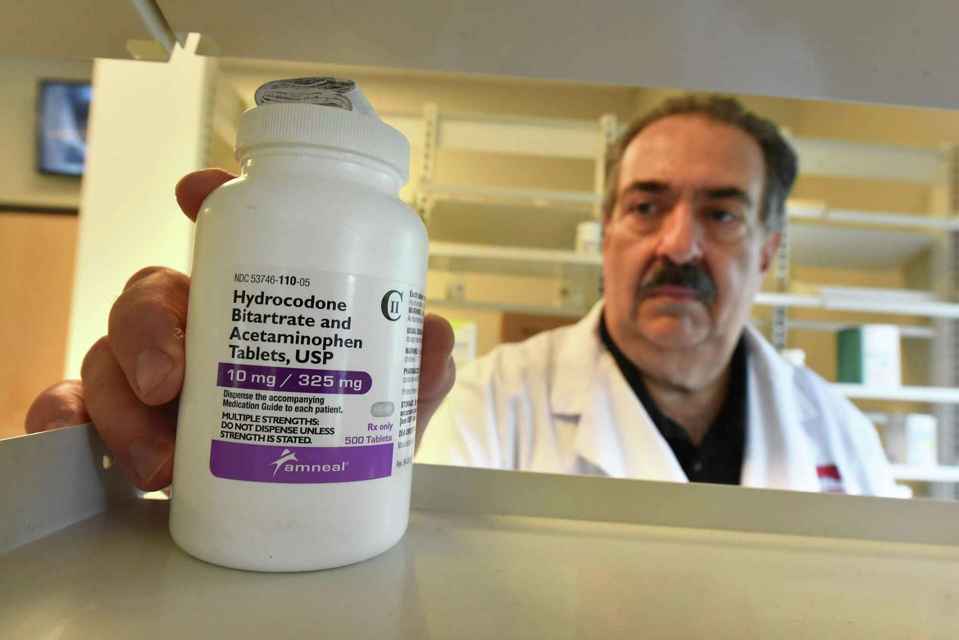 Co-pay accumulator programs surprise patients with a steep climb in  medication costs [Opinion], image size:1920x1282