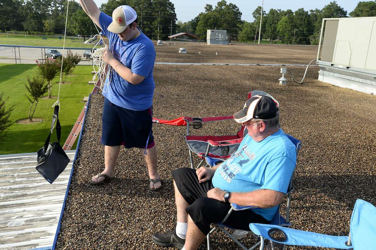 Photos Sour Lake teacher sleeps on school roof to reward students
