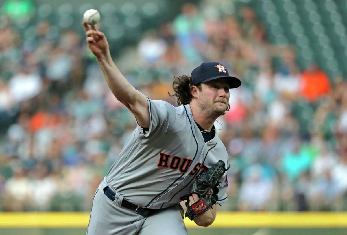 Cruz tosses first pitch at Astros game