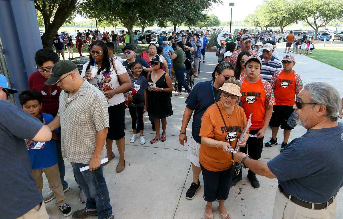 Fans line up to enter the Flying Chanclas' game with Tulsa at Wolff Stadium on Thursday, May 24, 2018. MARVIN PFEIFFER/mpfeiffer@express-news.net