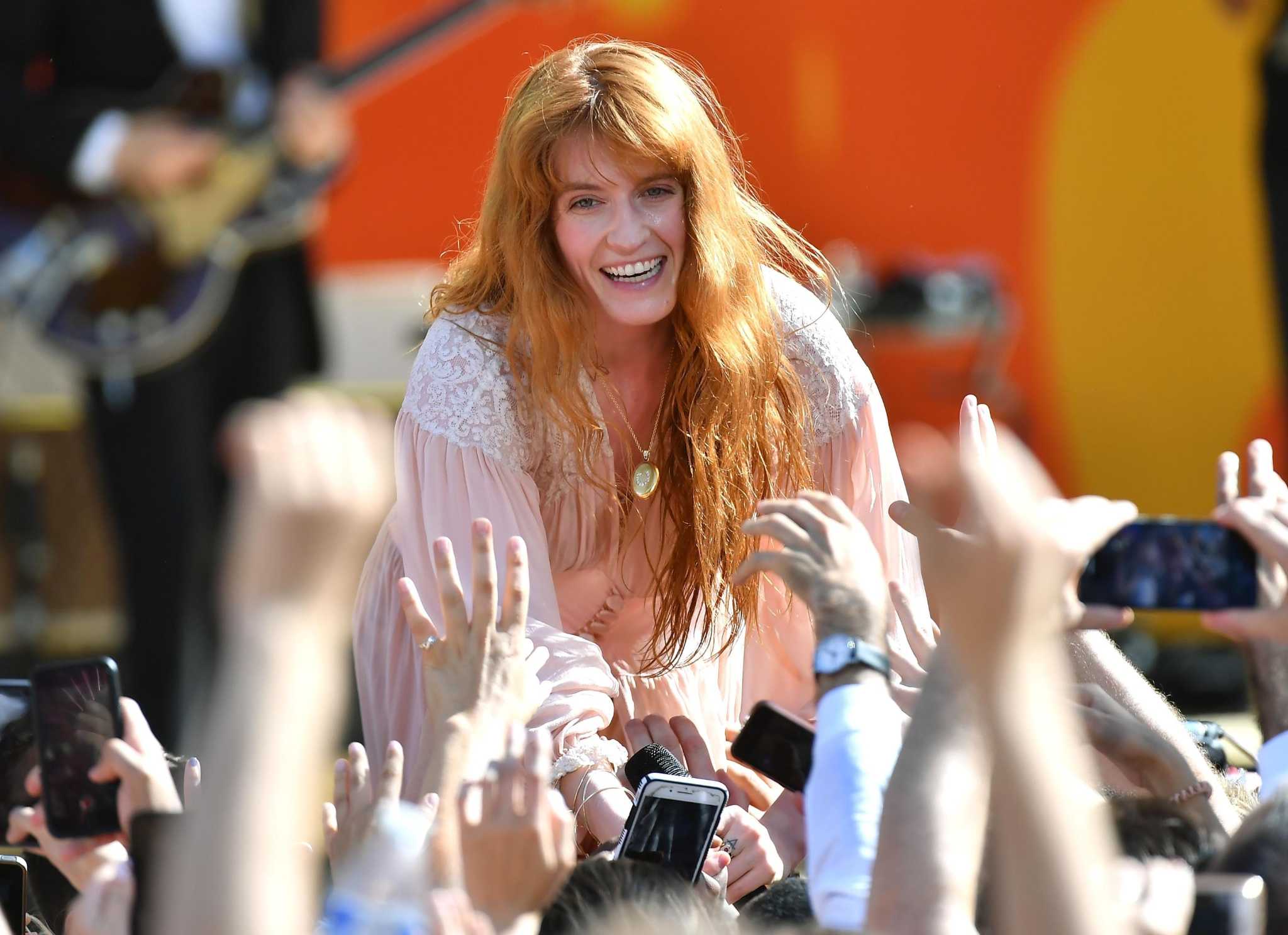 Welch florence look of the day 2 forecasting to wear in summer in 2019 Welch florence look of the day 2 forecasting dress in autumn in 2019