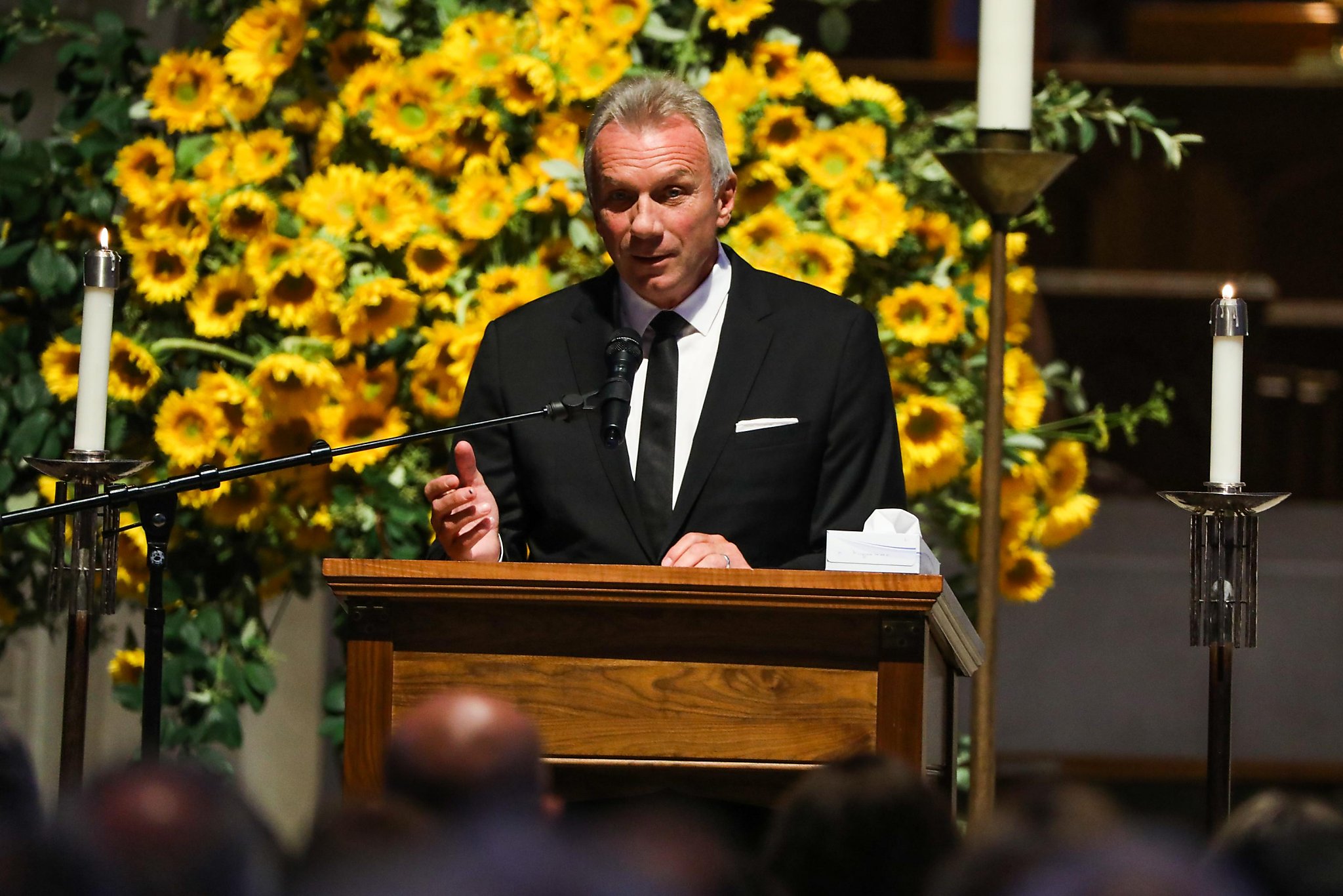 Late 49ers great Dwight Clark's ashes laid to rest at DeBartolo's ranch in  Montana