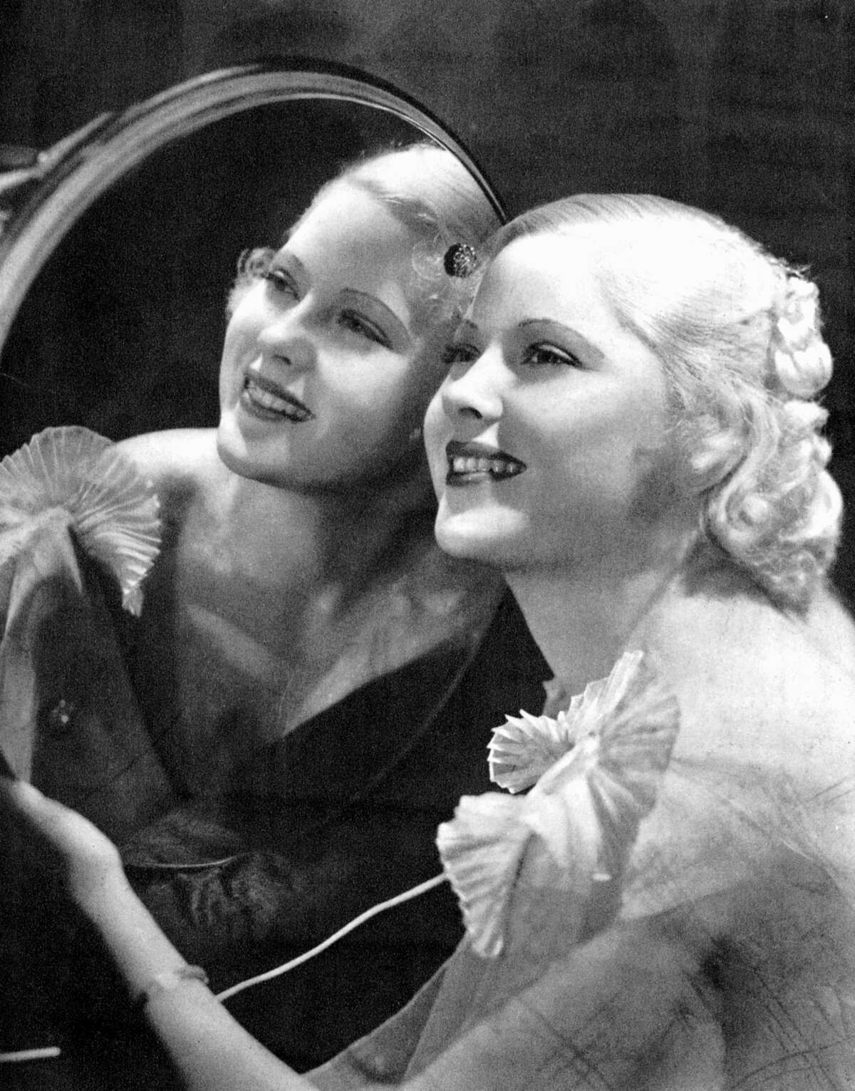 Mary Carlisle, A Perpetual Ingenue In Dozens Of 1930s Films, Dies At 104