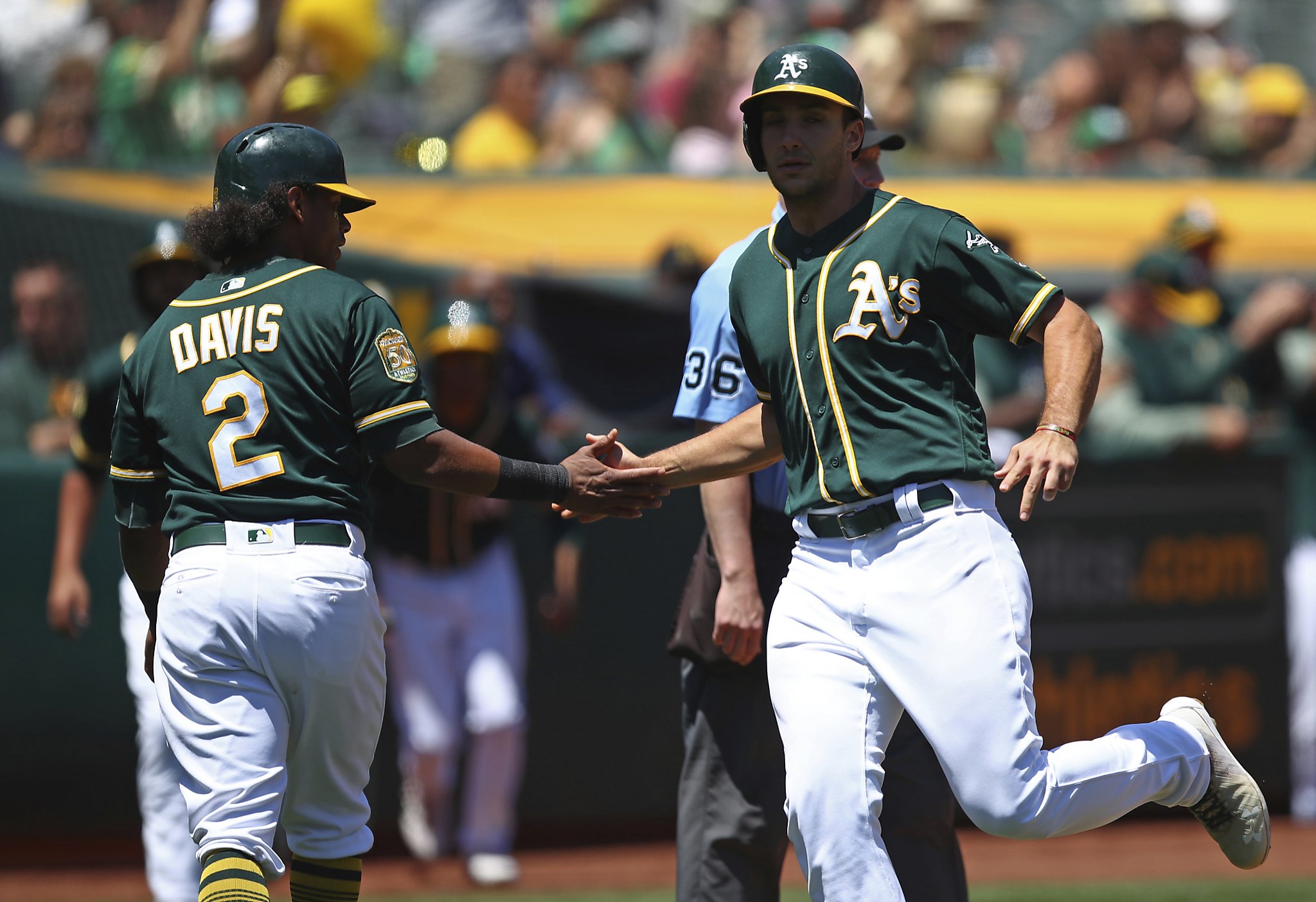 Blue Jays sweep season series against A's on Smoak's walk-off single