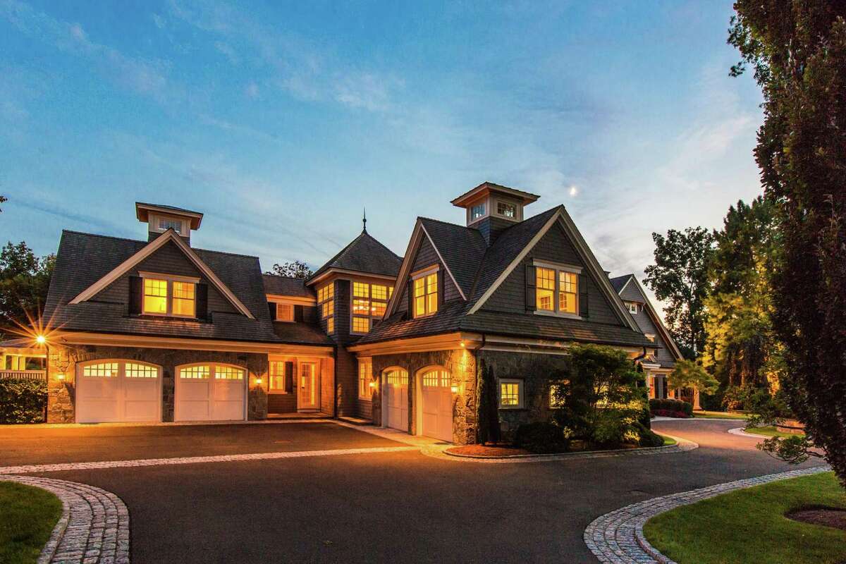 On the Market / Westport New England Colonial built by renowned architect