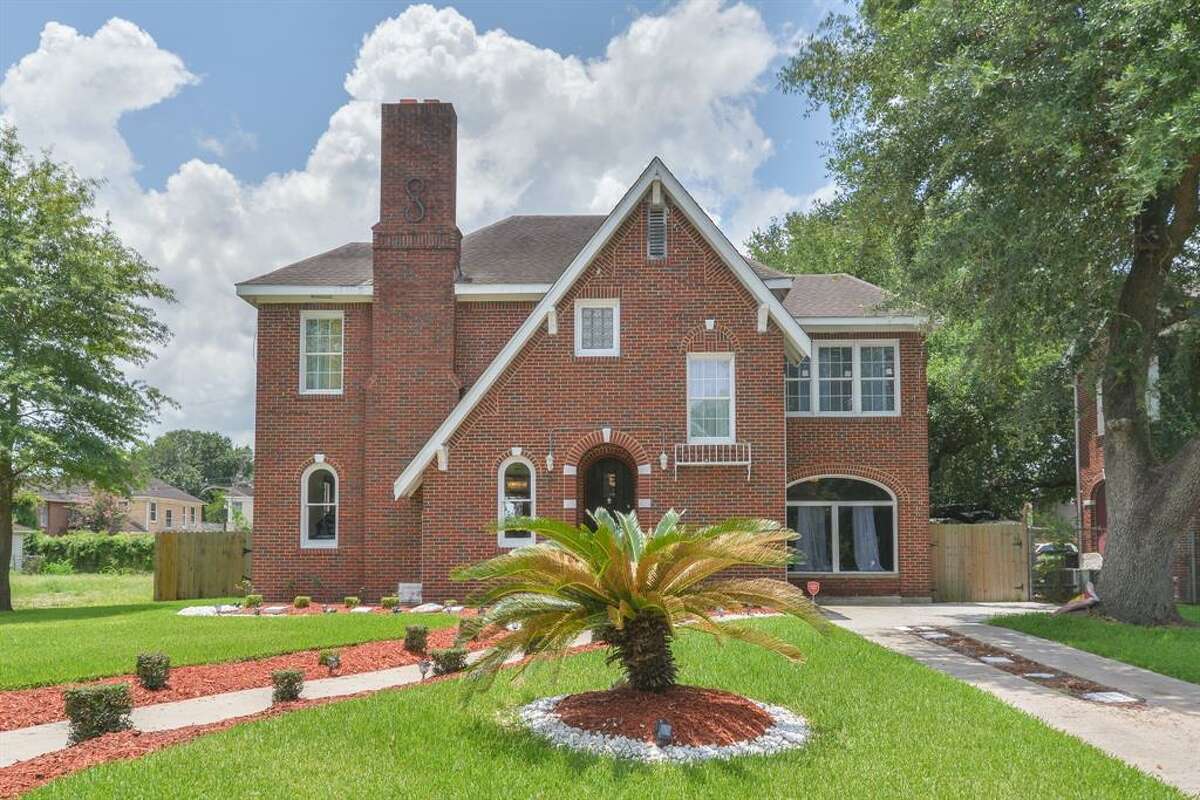 See Inside Beyonces Early Childhood Houston Home