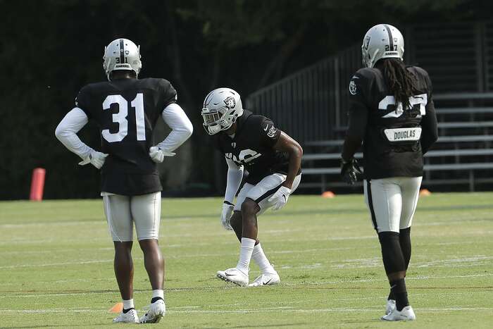 Oakland Raiders middle linebacker Marquel Lee (52) celebrates after making  a defensive stop wit …