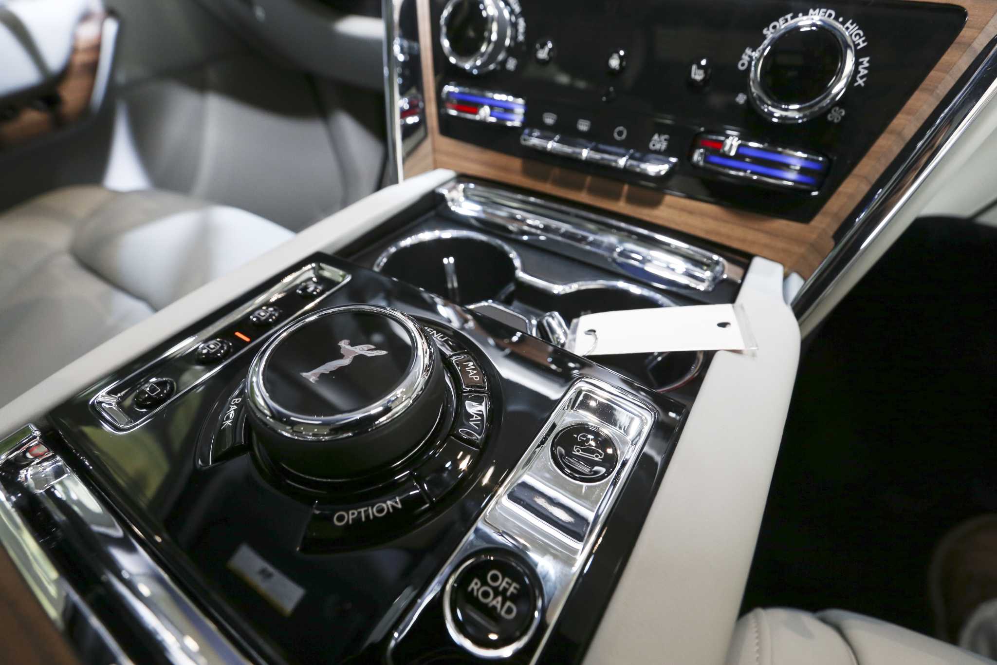 Rolls-Royce unveils SUV with $325K price tag