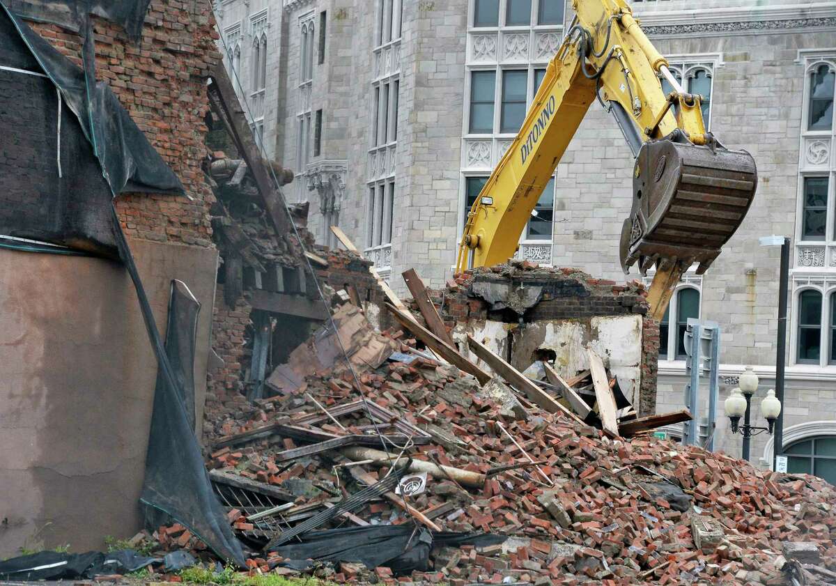 Photos 6 building on Broadway