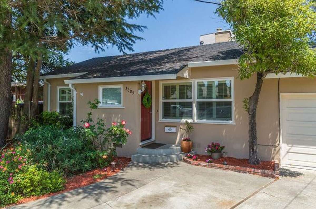 Bay Area real estate is too expensive even for high paid tech workers, says a Team Blind survey. And indeed, these simple homes with huge price tags demonstrate the issue. In San Mateo, this 1,110 square foot home asks $1.098M